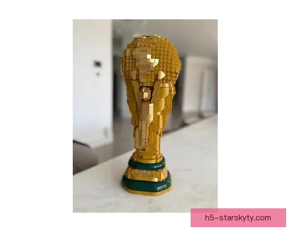 梅西晒乐高大力神杯合影庆圆梦 梅西晒乐高大力神杯合影庆圆梦